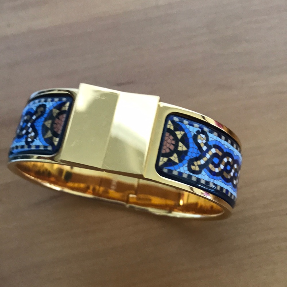 Authentic Hermes clic clac bracelet.
